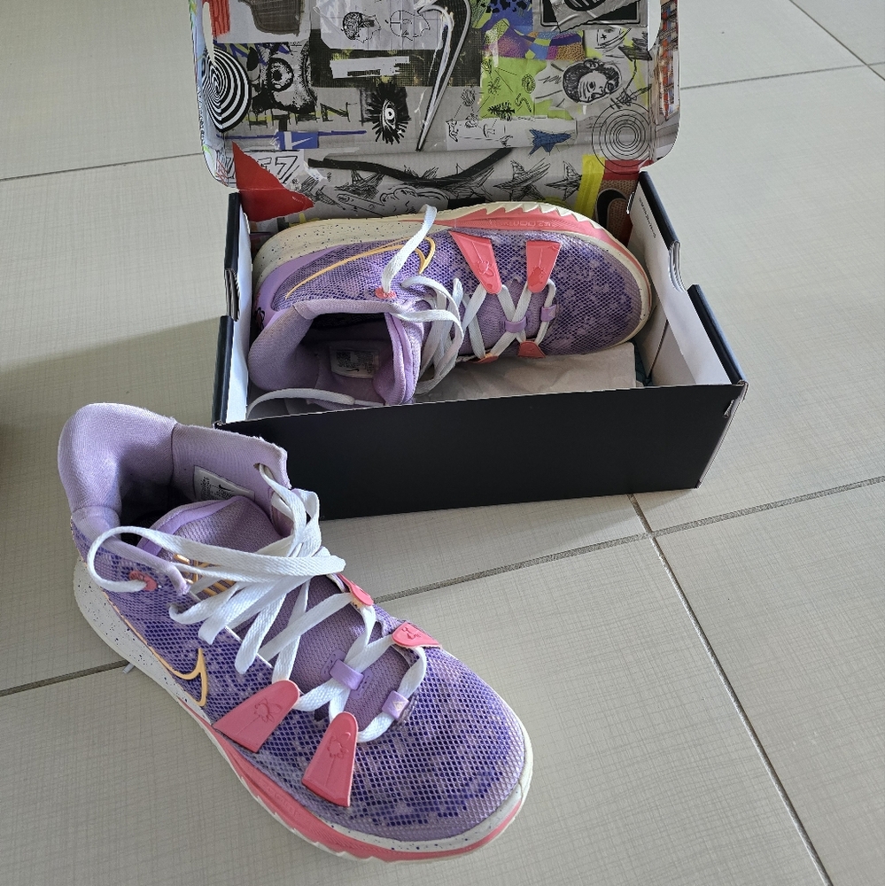 Kyrie 7 basketball shoes